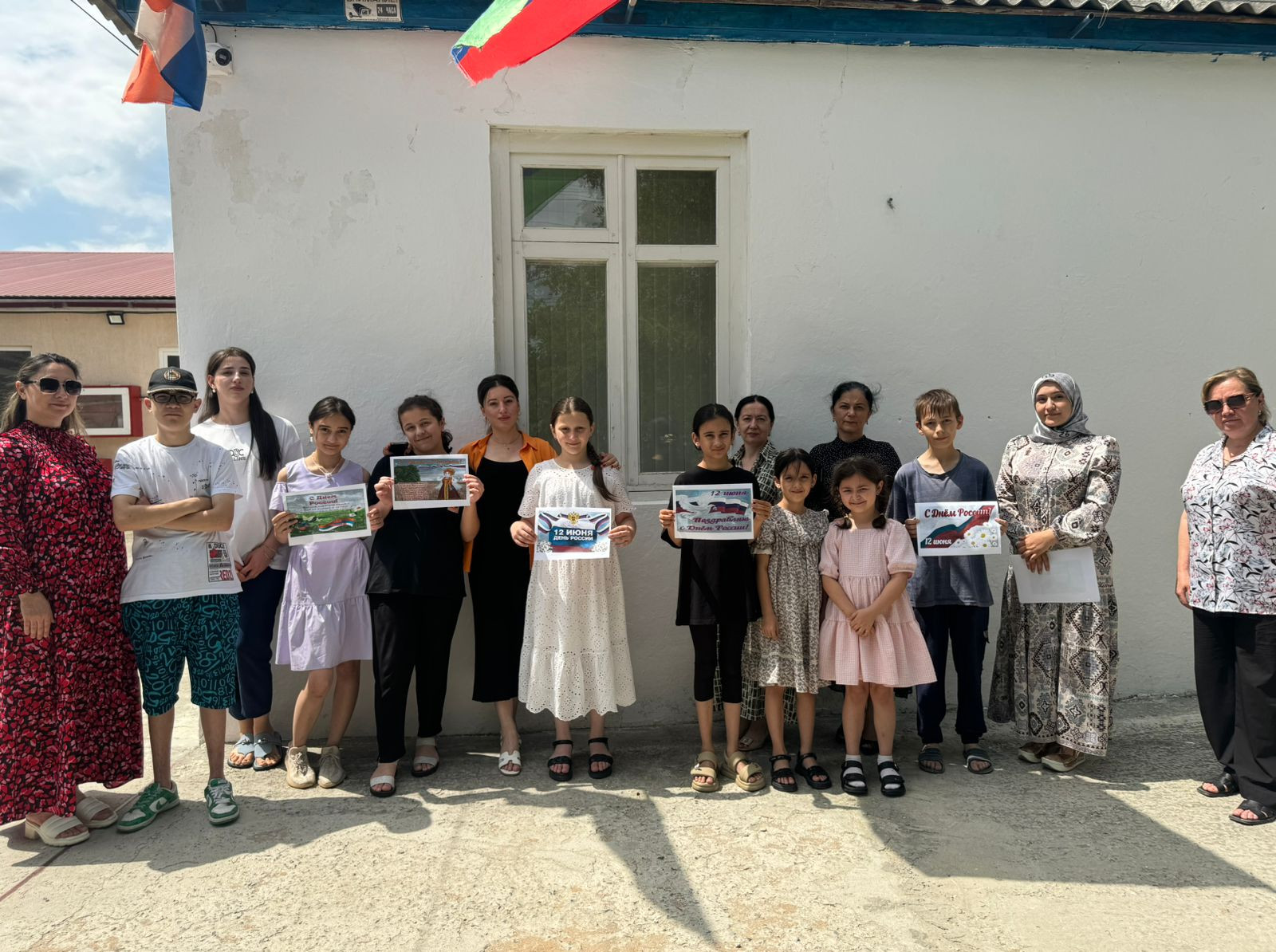 10 июня специалистами отдела семьи было проведено торжественное и праздничное мероприятие, в котором приняли участие получатели социальных услуг отдела семьи.